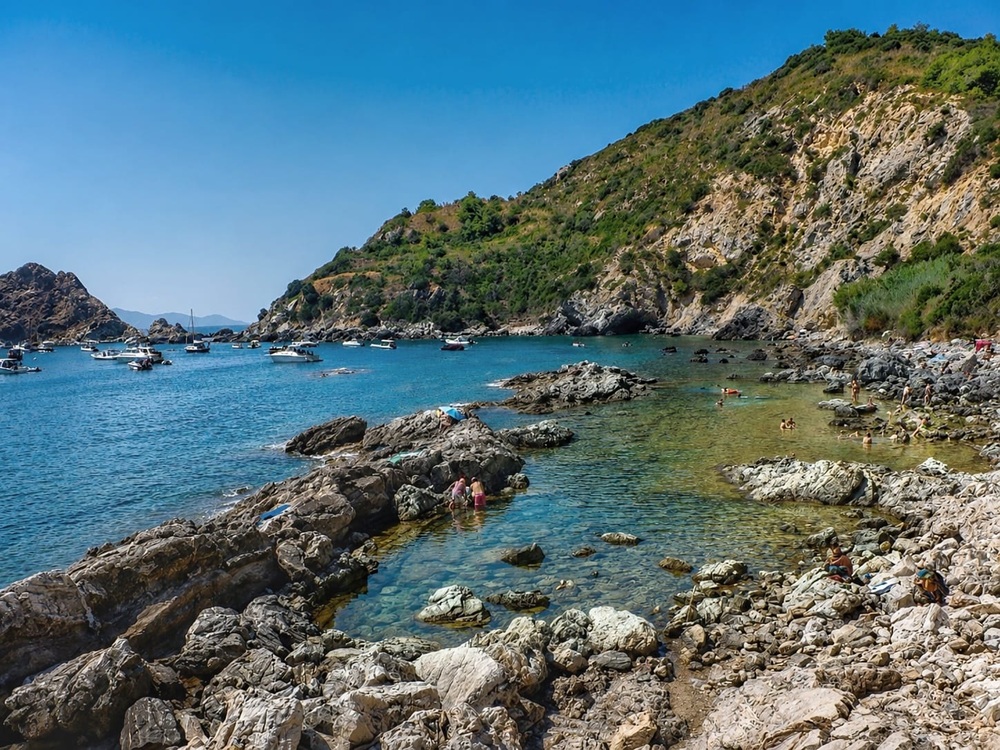 Cala Mar Morto all'Argentario piscina naturale