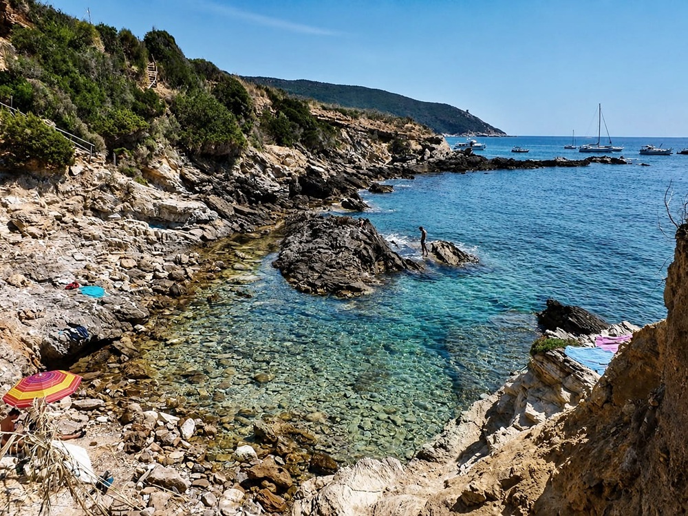Cala Mar Morto Argentario piscina naturale