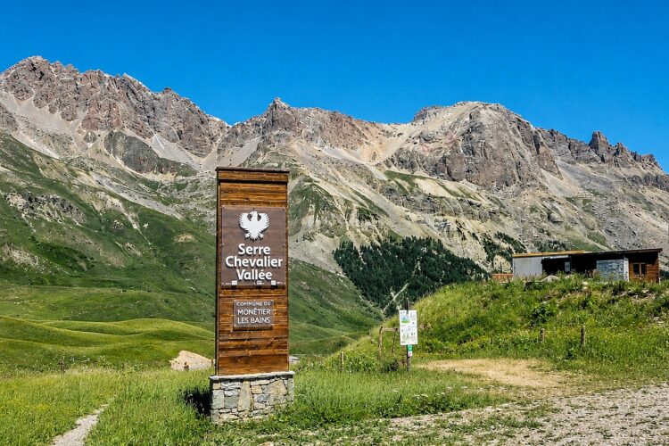 Cosa fare a Serre Chevalier in estate: giardino alpino, terme e Briançon